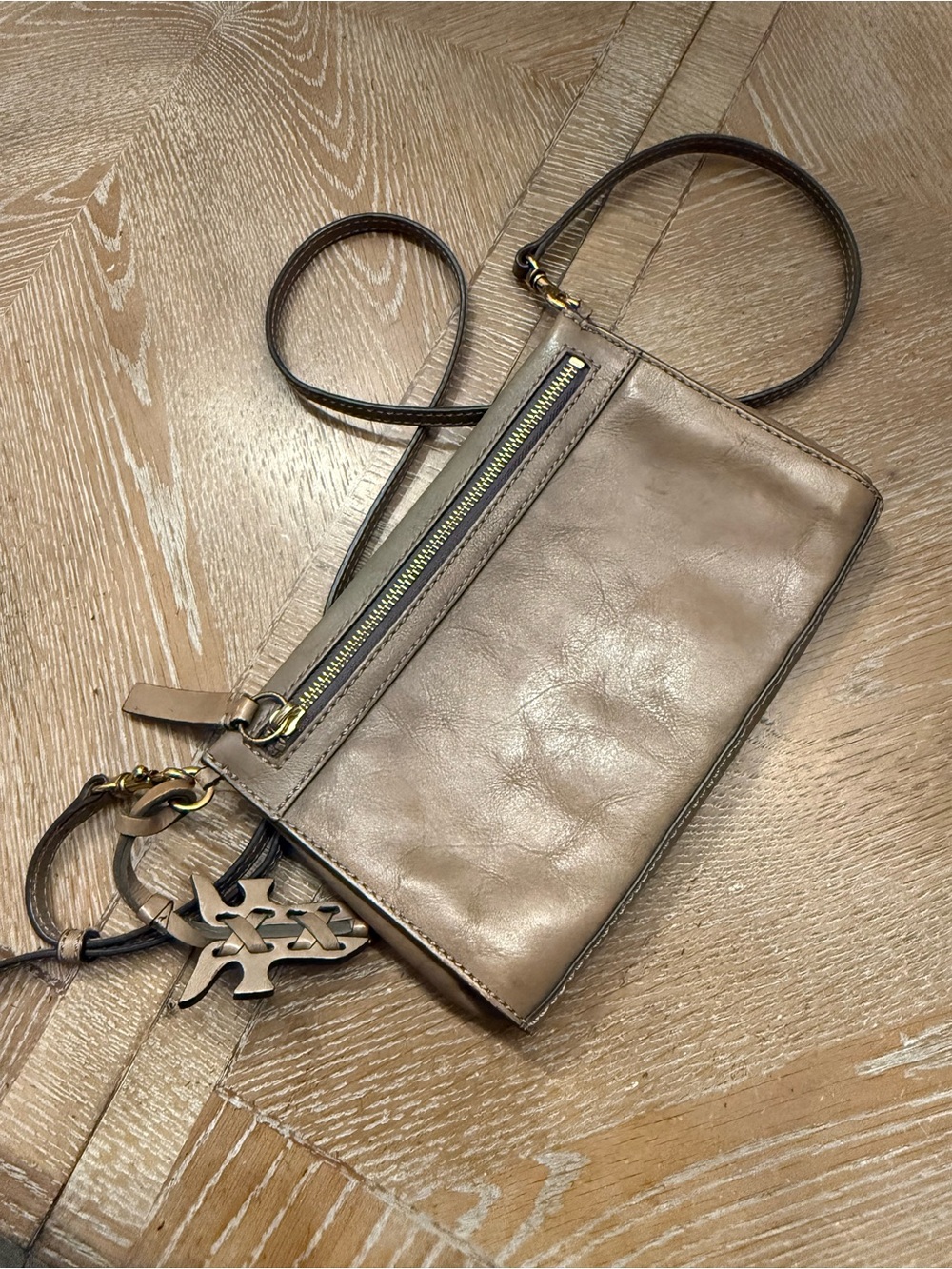FRYE Women's Metallic Taupe Crossbody Bag - Sleek Everyday Carry - Picture 3 of 11